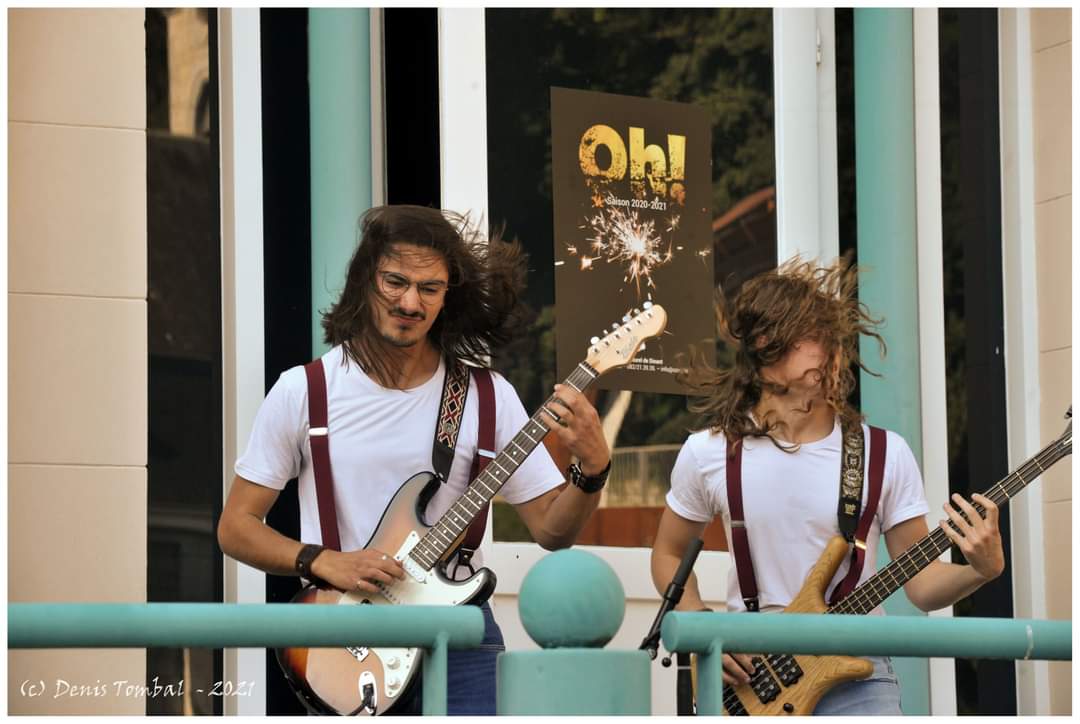 Louis Jee et Jean-Bassiste durant un concert rock donné au Centre Culturel de Dinant (03.09.2021)